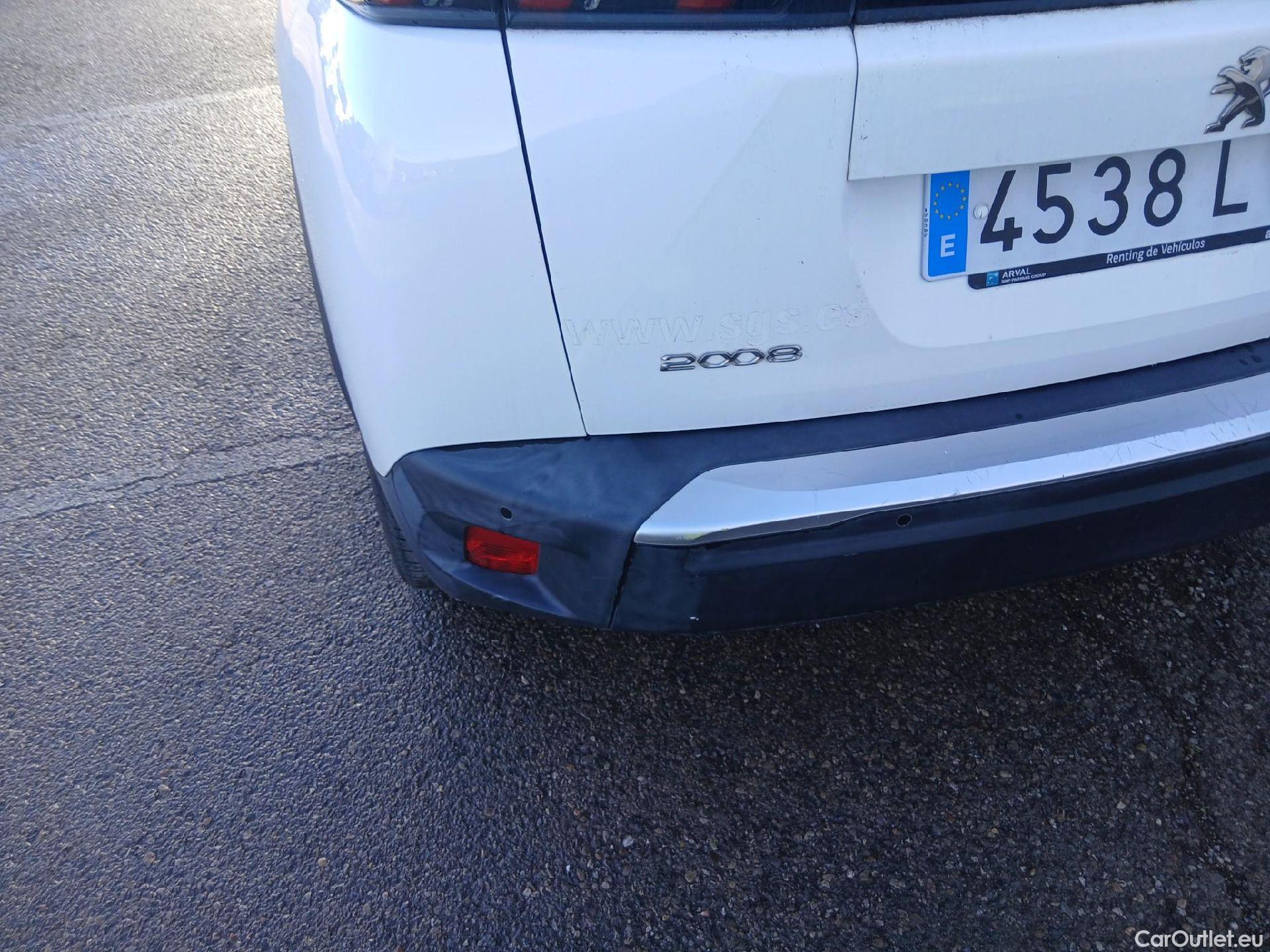  Peugeot  2008 PEUGEOT  / 2019 / 5P / todoterreno Allure BlueHDI 81kW (110CV) #14