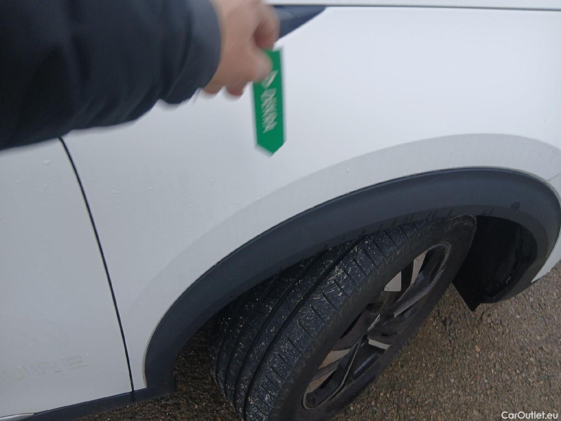  Peugeot  2008 PEUGEOT  / 2019 / 5P / todoterreno Allure BlueHDI 81kW (110CV) #25