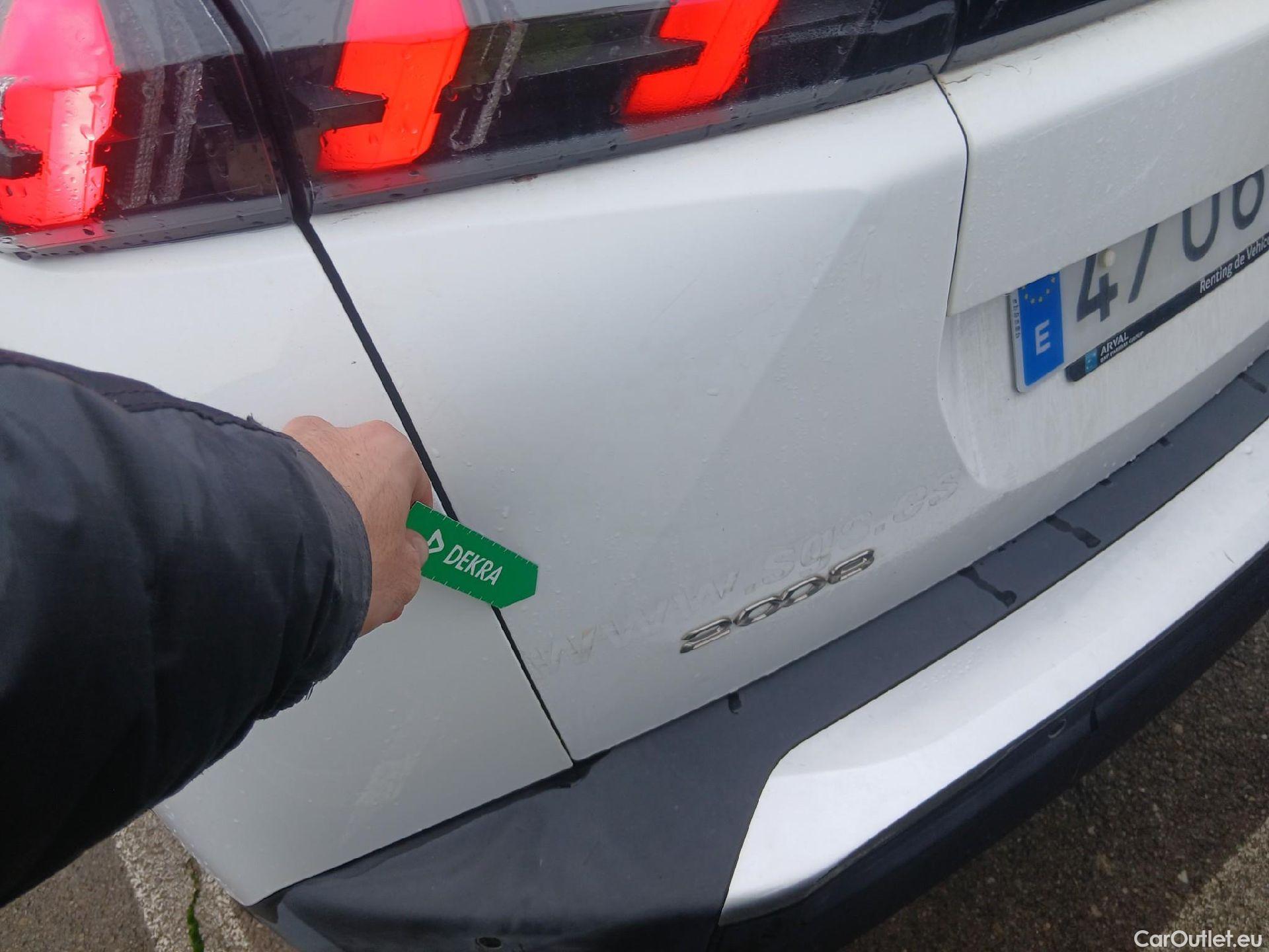  Peugeot  2008 PEUGEOT  / 2019 / 5P / todoterreno Allure BlueHDI 81kW (110CV) #15