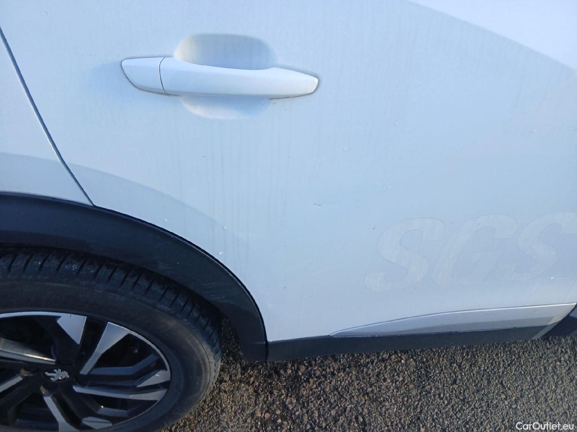  Peugeot  2008 PEUGEOT  / 2019 / 5P / todoterreno Allure BlueHDI 81kW (110CV) #23