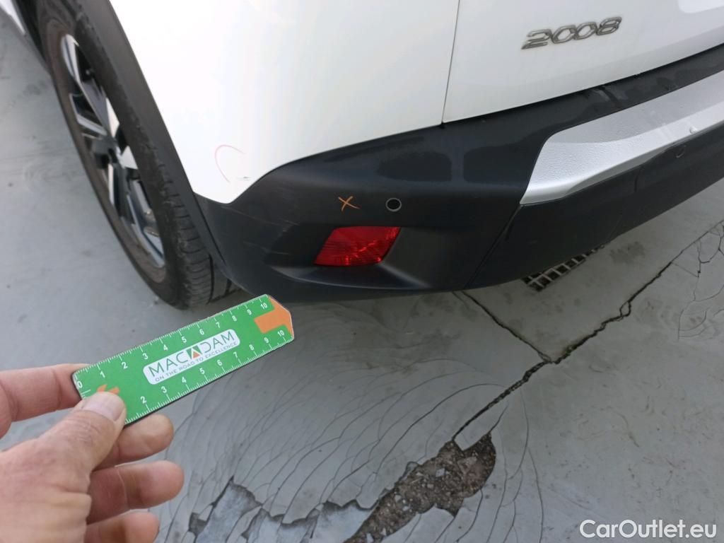  Peugeot  2008 PEUGEOT  / 2019 / 5P / todoterreno Allure BlueHDI 81kW (110CV) #14