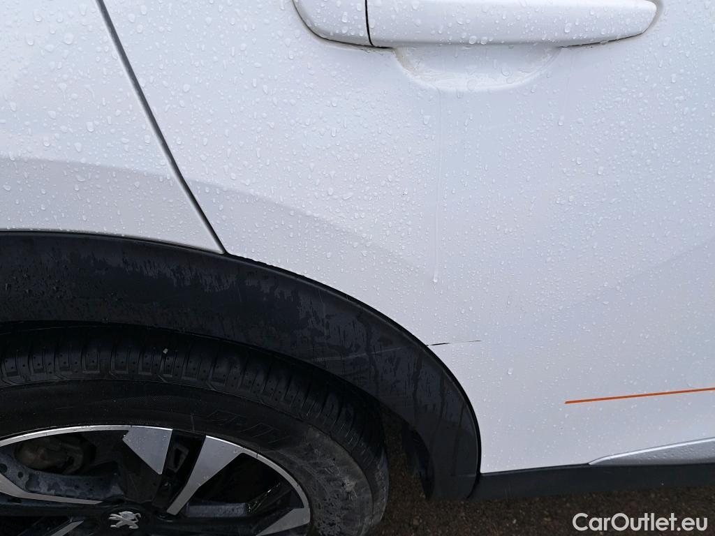  Peugeot  2008 PEUGEOT  / 2019 / 5P / todoterreno Allure BlueHDI 81kW (110CV) #16