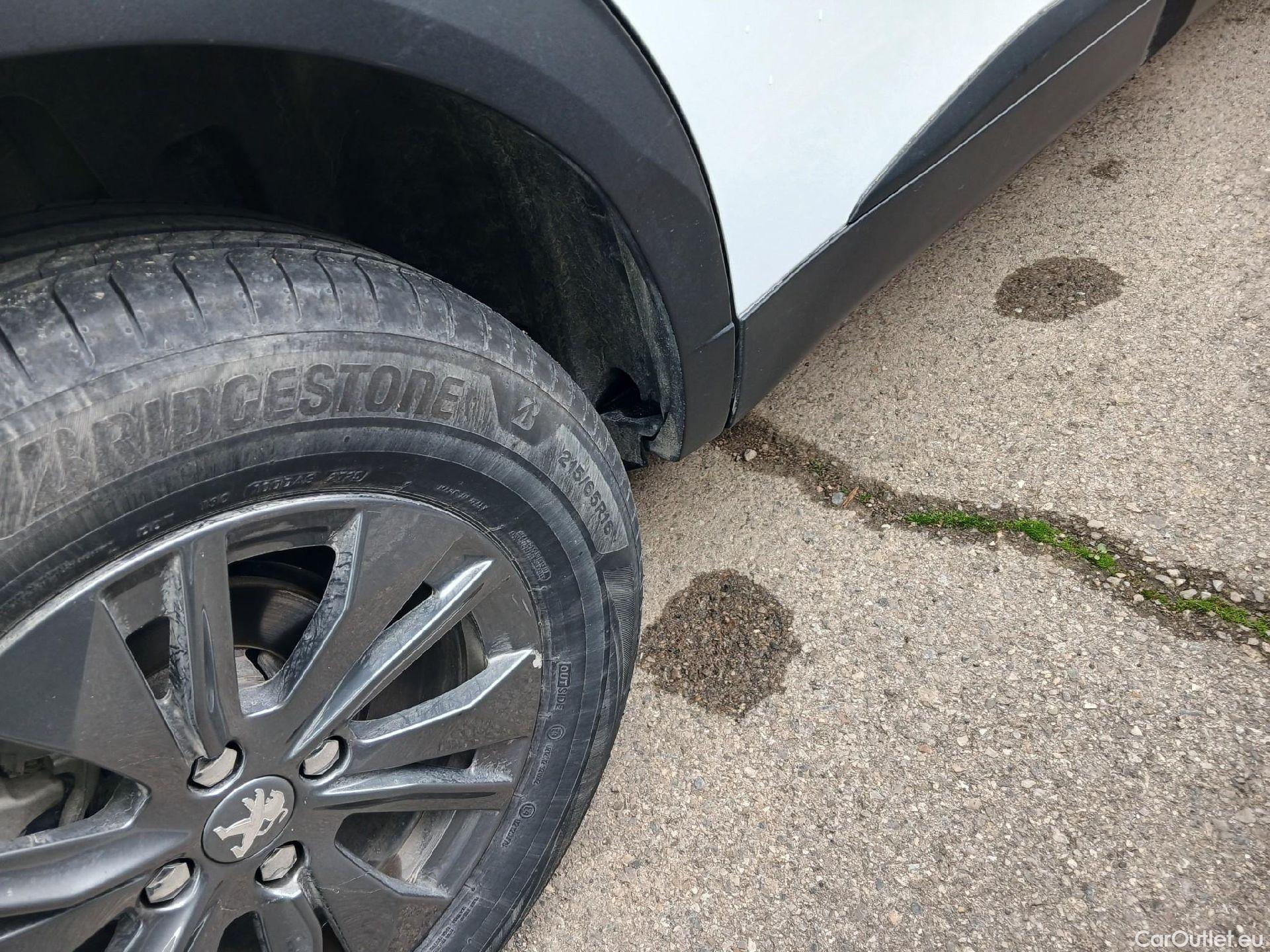  Peugeot  2008 PEUGEOT  / 2019 / 5P / todoterreno Active Pack BlueHDI 81kW (110CV) #17