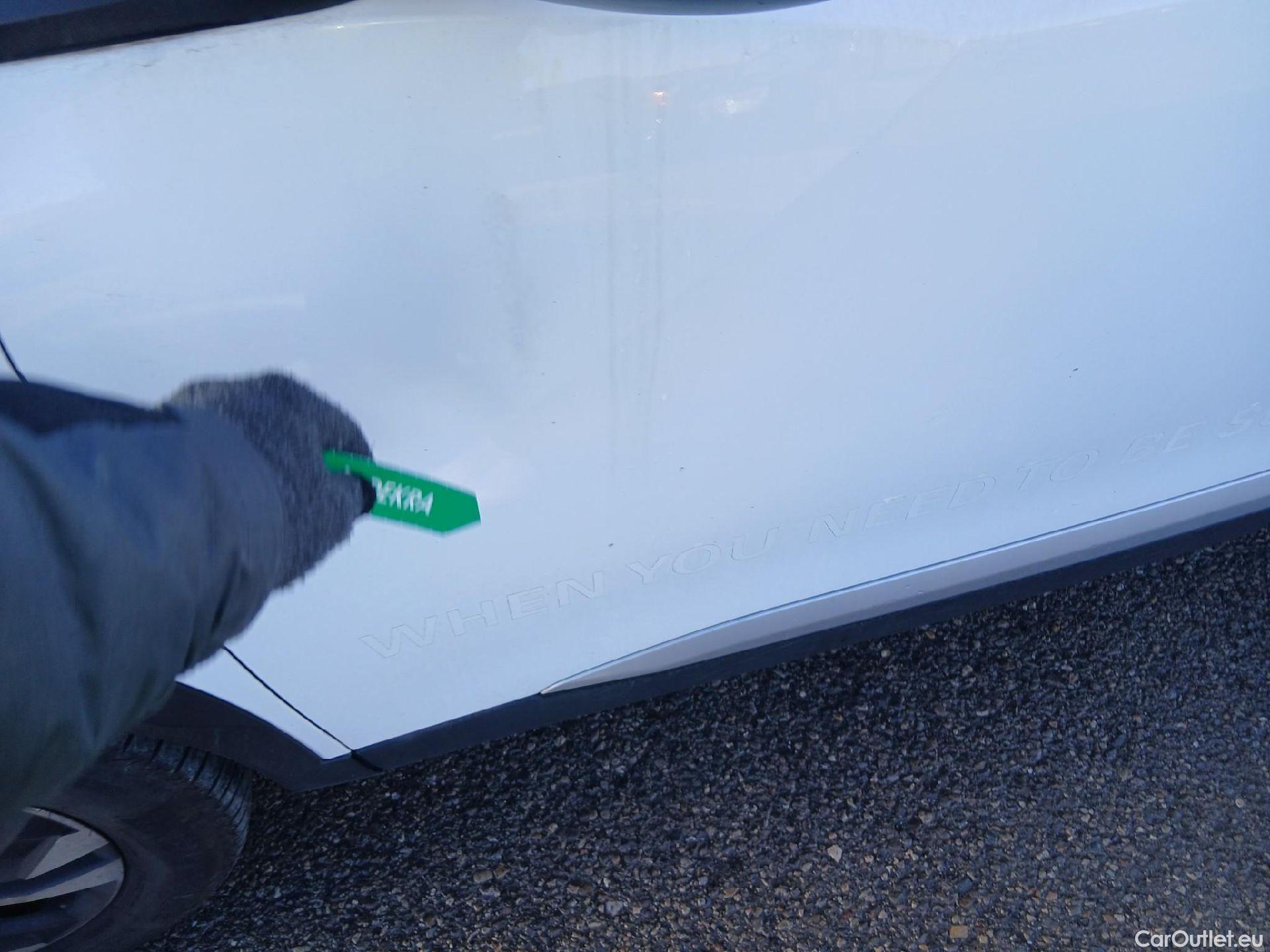  Peugeot  2008 PEUGEOT  / 2019 / 5P / todoterreno Allure BlueHDI 81kW (110CV) #8