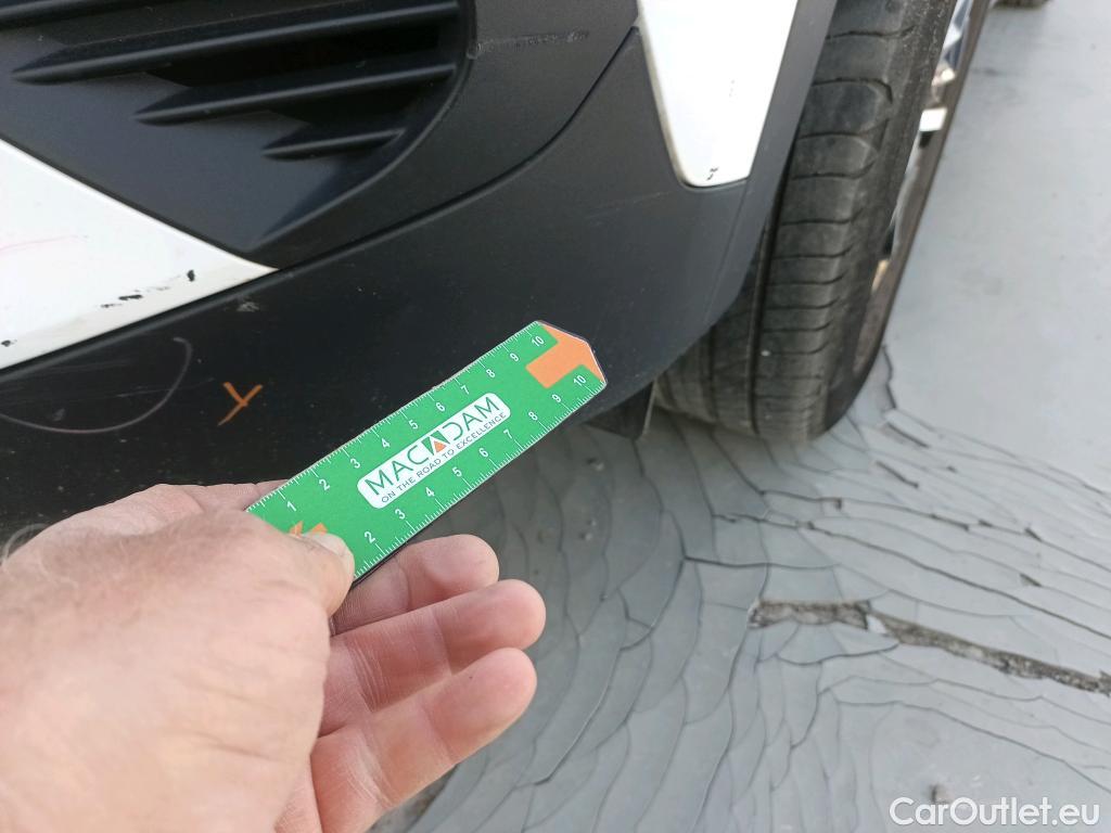  Peugeot  2008 PEUGEOT  / 2019 / 5P / todoterreno Allure BlueHDI 81kW (110CV) #11