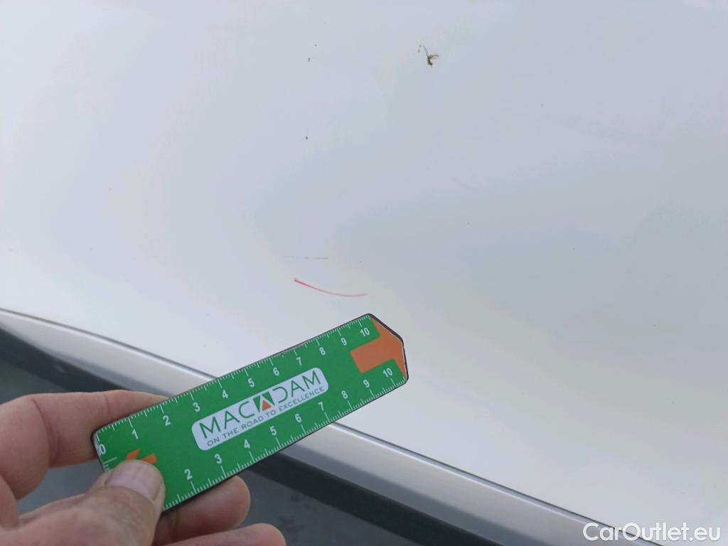  Peugeot  2008 PEUGEOT  / 2019 / 5P / todoterreno Allure BlueHDI 81kW (110CV) #33