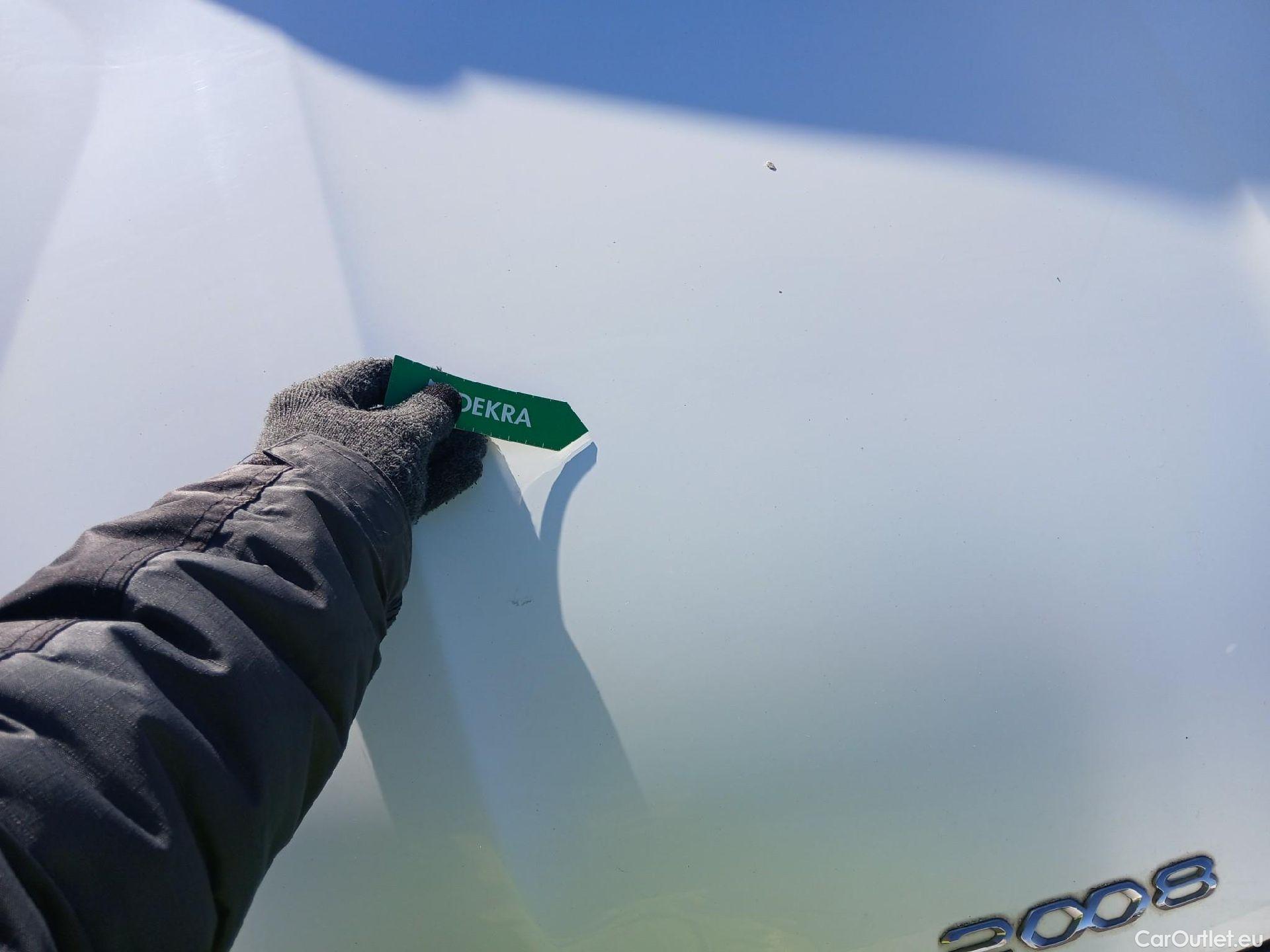  Peugeot  2008 PEUGEOT  / 2019 / 5P / todoterreno Allure BlueHDI 81kW (110CV) #2