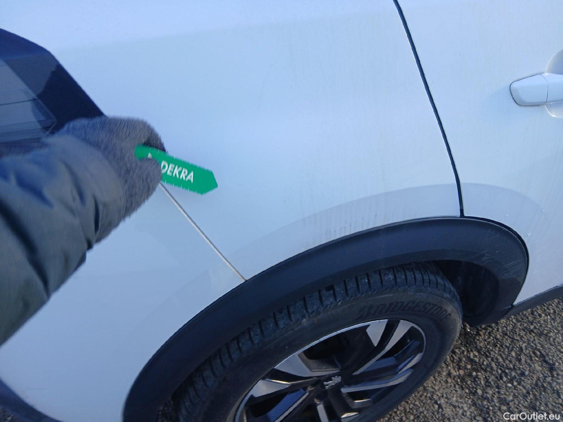  Peugeot  2008 PEUGEOT  / 2019 / 5P / todoterreno Allure BlueHDI 81kW (110CV) #20