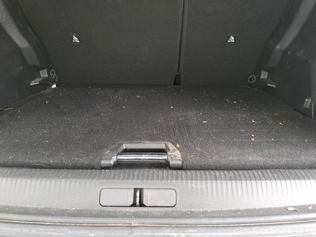  Peugeot  2008 PEUGEOT  / 2019 / 5P / todoterreno Allure BlueHDI 81kW (110CV) #14