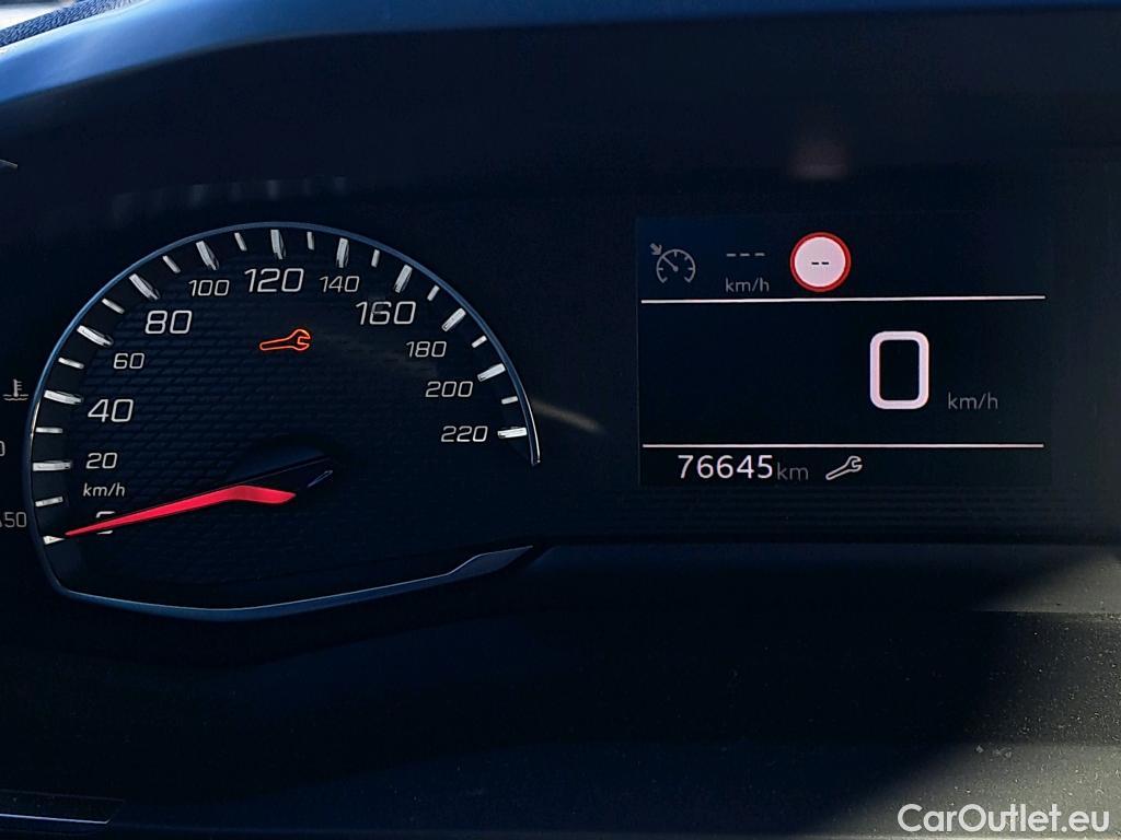  Peugeot  2008 PEUGEOT  / 2019 / 5P / todoterreno Allure BlueHDI 81kW (110CV) #17