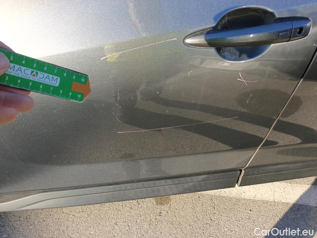  Nissan  Juke NISSAN  / 2019 / 5P / crossover DIG-T 84 kW (114 CV) DCT 7 V N-Connecta (AC2) #3