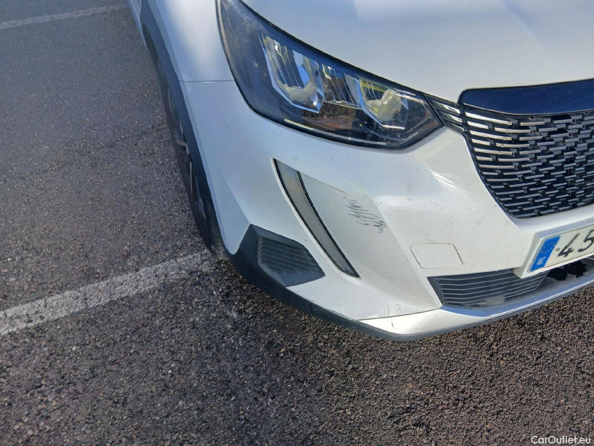  Peugeot  2008 PEUGEOT  / 2019 / 5P / todoterreno Allure BlueHDI 81kW (110CV) #3