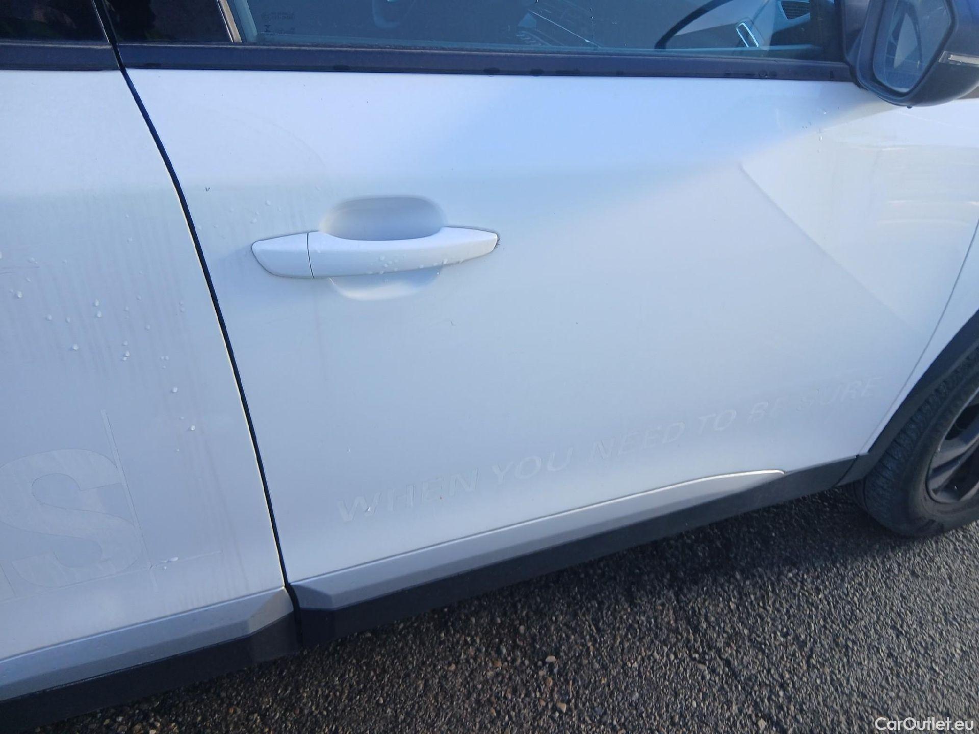  Peugeot  2008 PEUGEOT  / 2019 / 5P / todoterreno Allure BlueHDI 81kW (110CV) #25