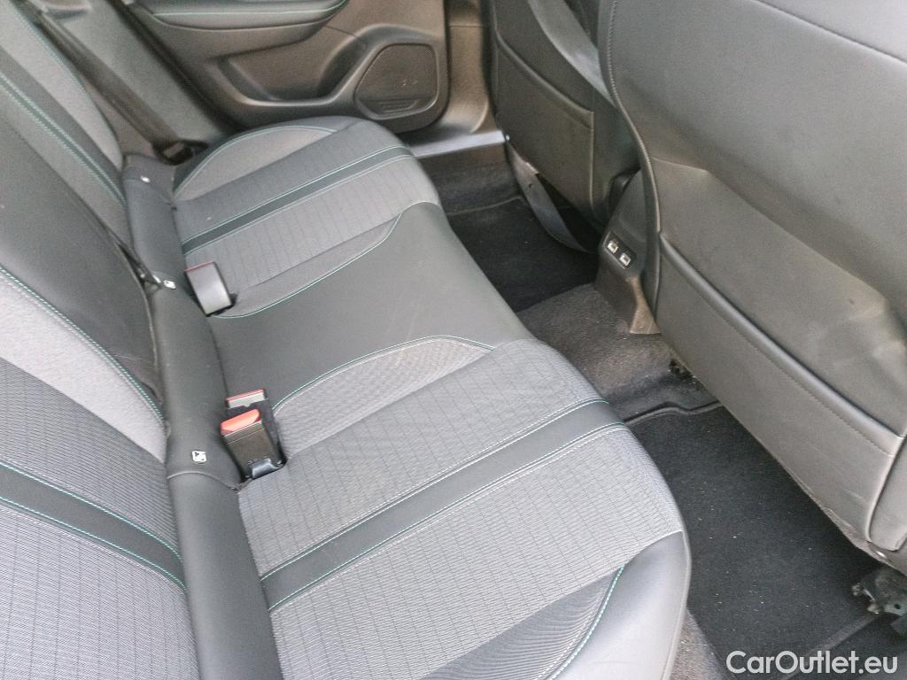  Peugeot  2008 PEUGEOT  / 2019 / 5P / todoterreno Allure BlueHDI 81kW (110CV) #4