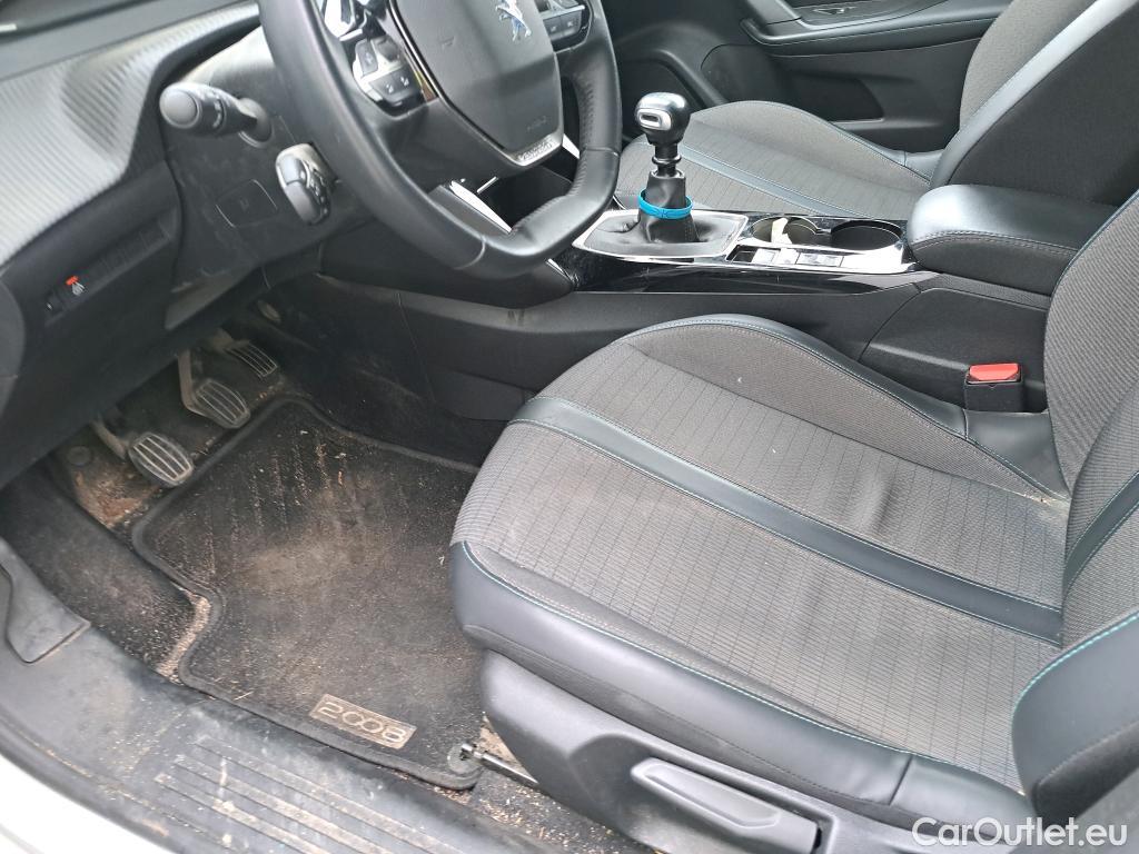  Peugeot  2008 PEUGEOT  / 2019 / 5P / todoterreno Allure BlueHDI 81kW (110CV) #16
