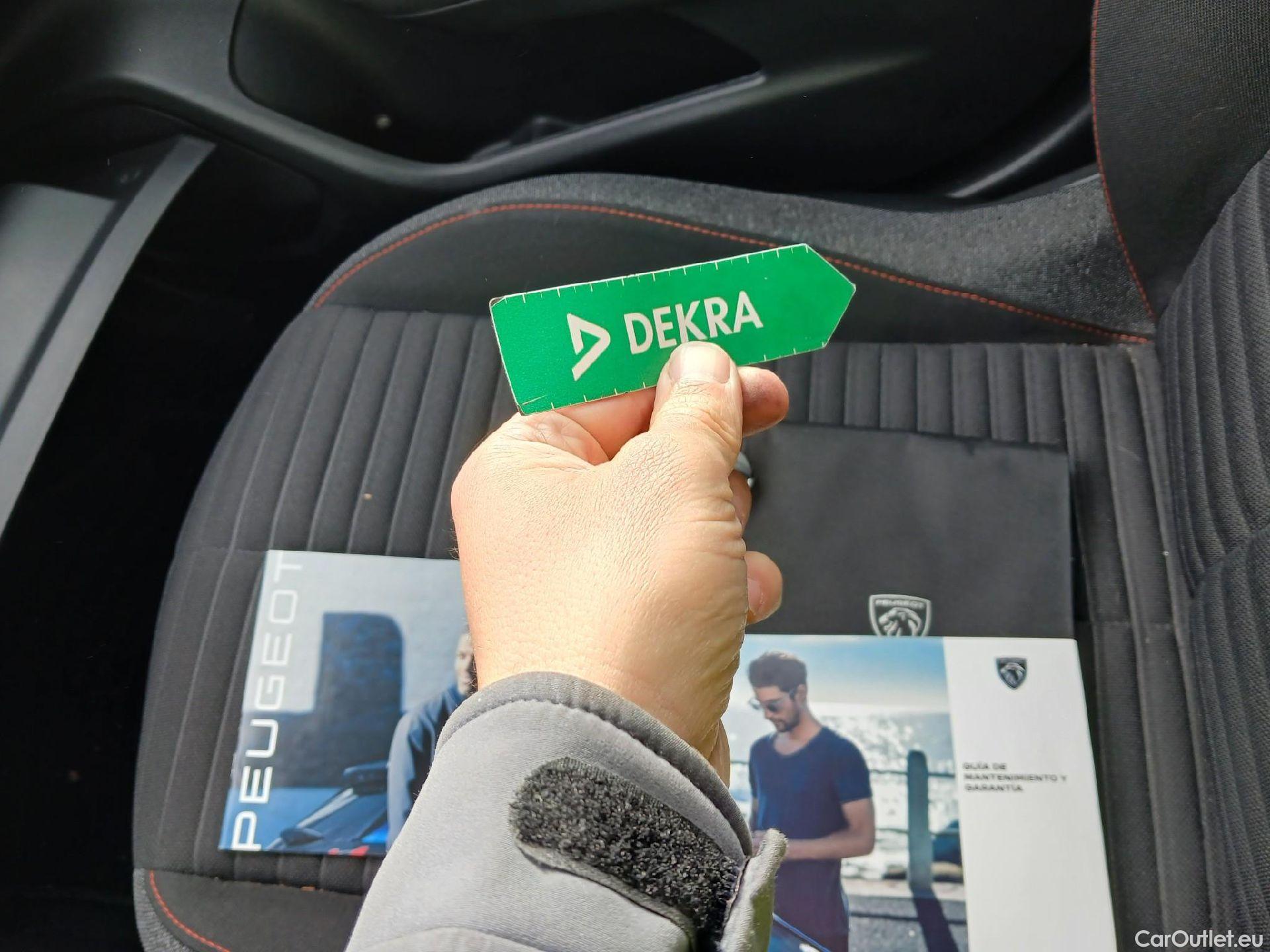  Peugeot  2008 PEUGEOT  / 2019 / 5P / todoterreno Active Pack BlueHDI 81kW (110CV) #20