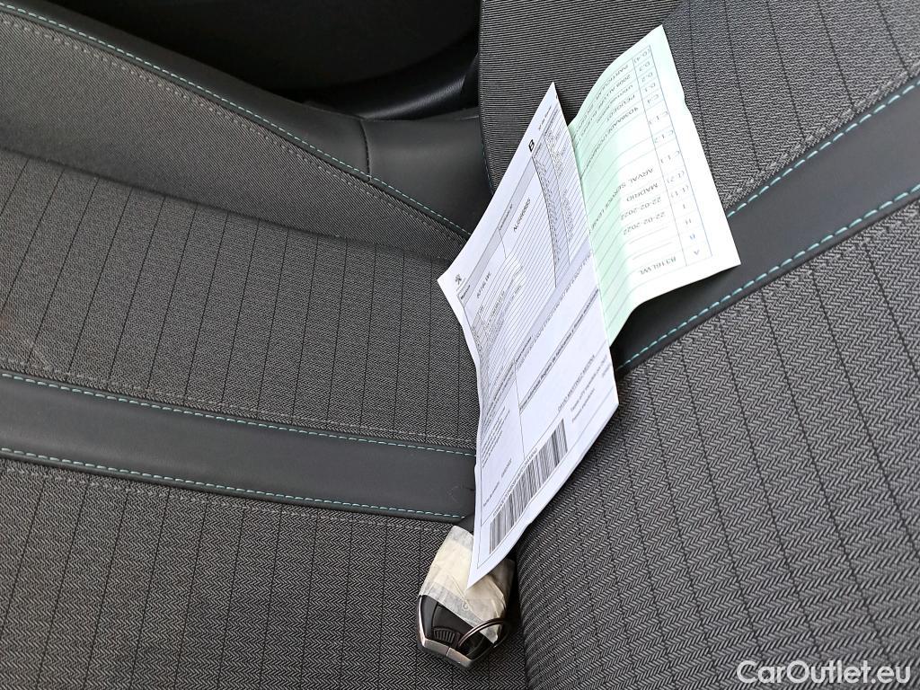  Peugeot  2008 PEUGEOT  / 2019 / 5P / todoterreno Allure BlueHDI 81kW (110CV) #1