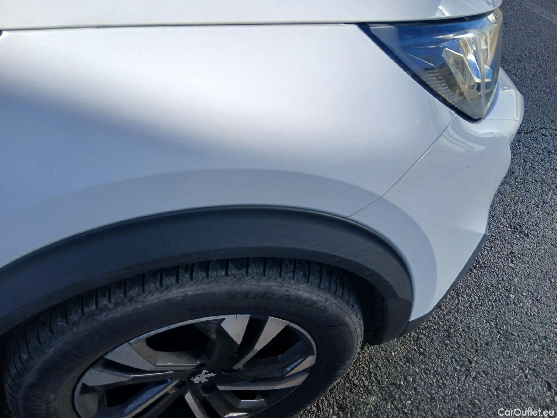  Peugeot  2008 PEUGEOT  / 2019 / 5P / todoterreno Allure BlueHDI 81kW (110CV) #30