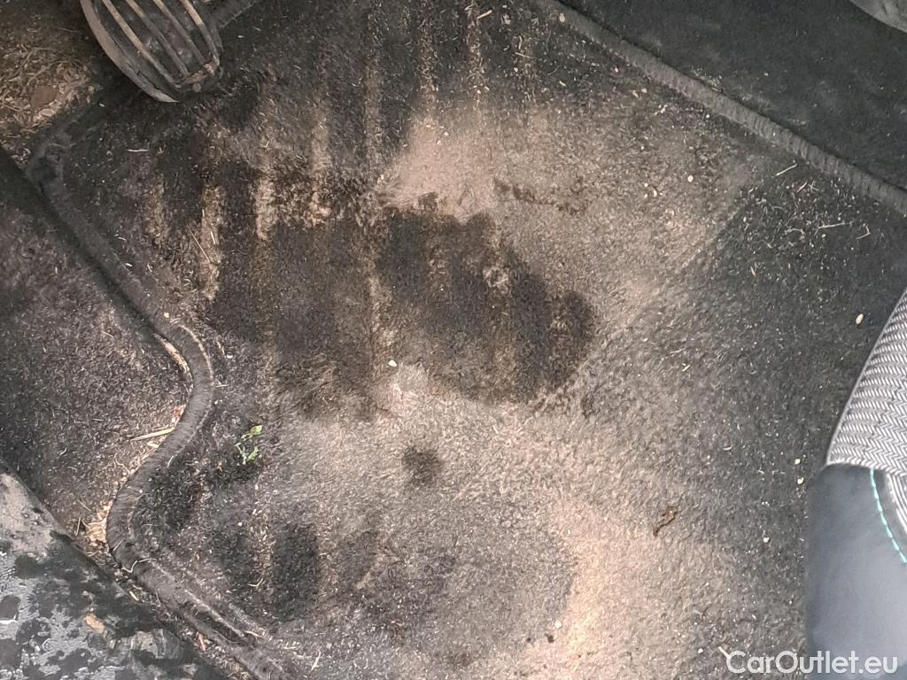  Peugeot  2008 PEUGEOT  / 2019 / 5P / todoterreno Allure BlueHDI 81kW (110CV) #23