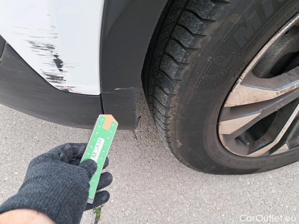  Peugeot  2008 PEUGEOT  / 2019 / 5P / todoterreno Allure BlueHDI 81kW (110CV) #35