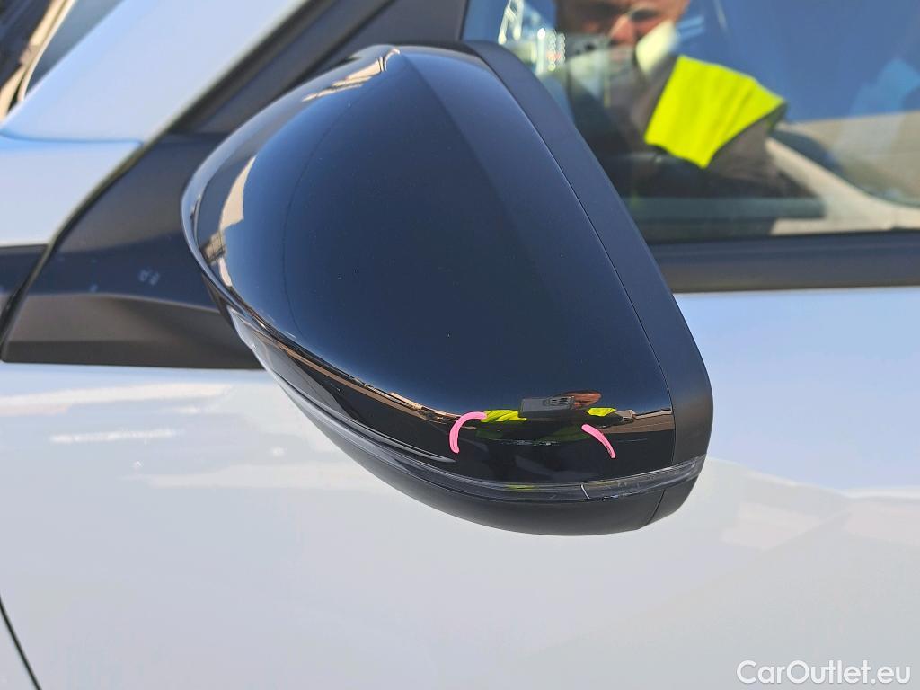  Peugeot  2008 PEUGEOT  / 2019 / 5P / todoterreno Allure BlueHDI 81kW (110CV) #18