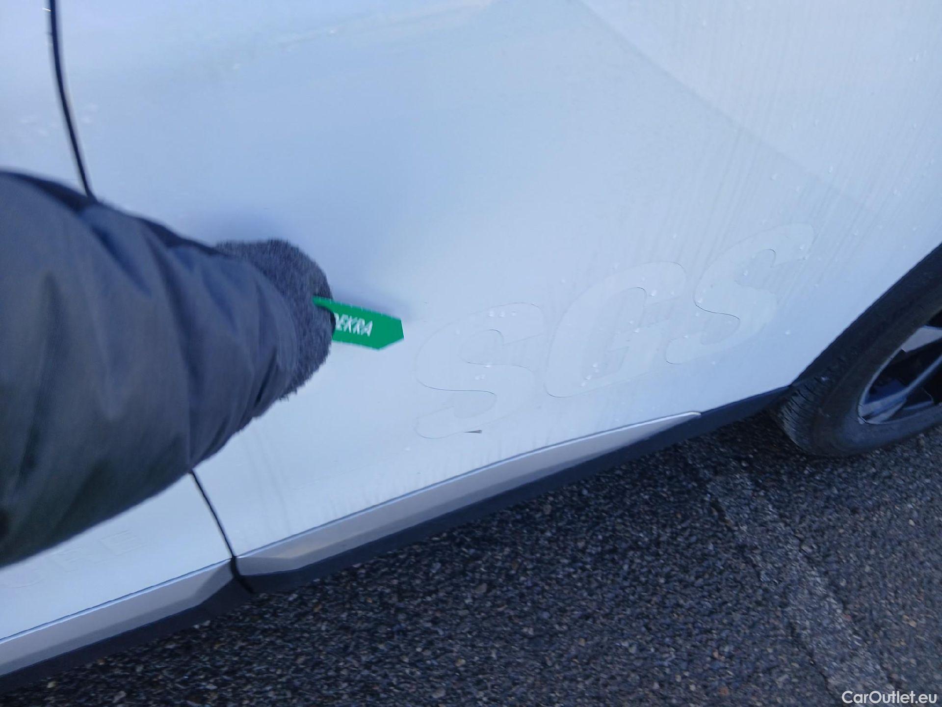  Peugeot  2008 PEUGEOT  / 2019 / 5P / todoterreno Allure BlueHDI 81kW (110CV) #9