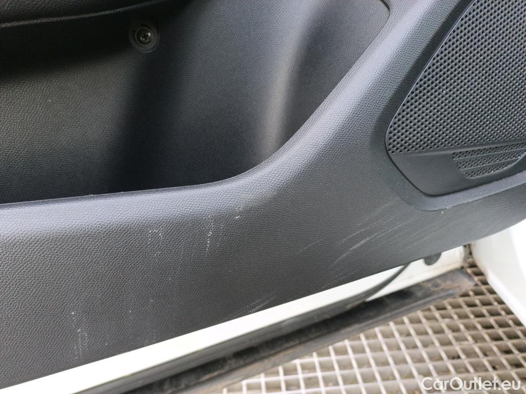  Peugeot  2008 PEUGEOT  / 2019 / 5P / todoterreno Allure BlueHDI 81kW (110CV) #7