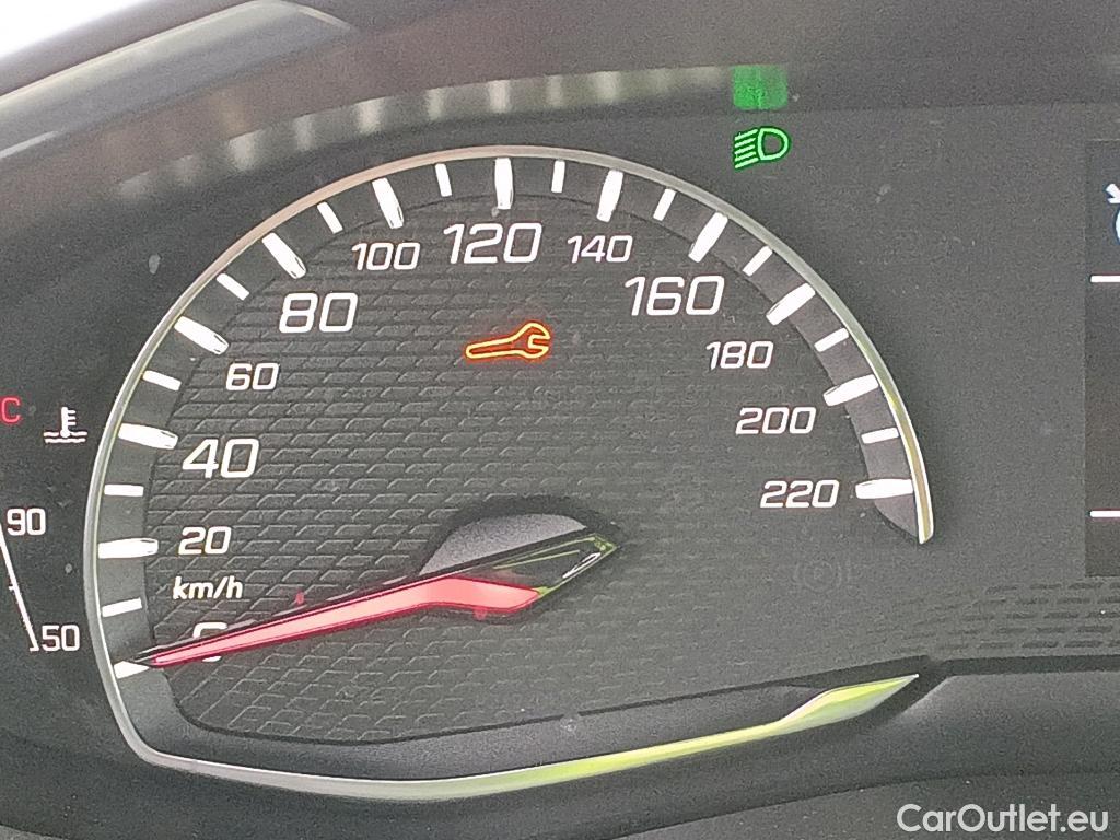  Peugeot  2008 PEUGEOT  / 2019 / 5P / todoterreno Allure BlueHDI 81kW (110CV) #35