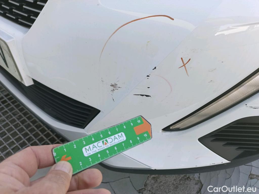  Peugeot  2008 PEUGEOT  / 2019 / 5P / todoterreno Allure BlueHDI 81kW (110CV) #17