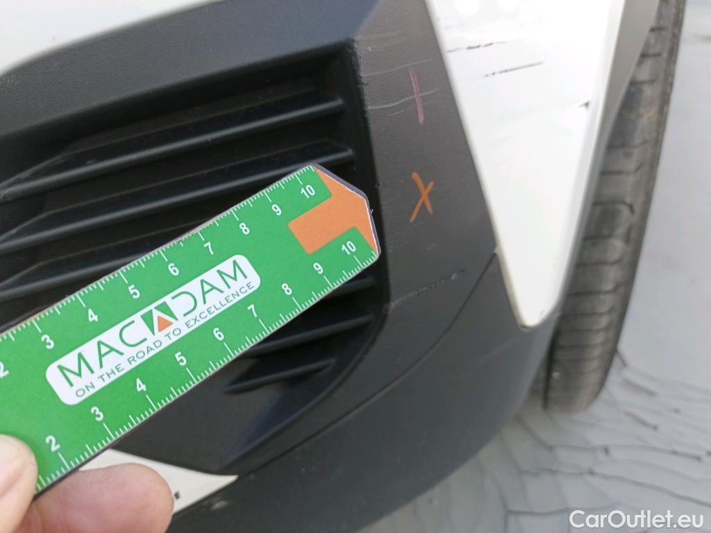  Peugeot  2008 PEUGEOT  / 2019 / 5P / todoterreno Allure BlueHDI 81kW (110CV) #43