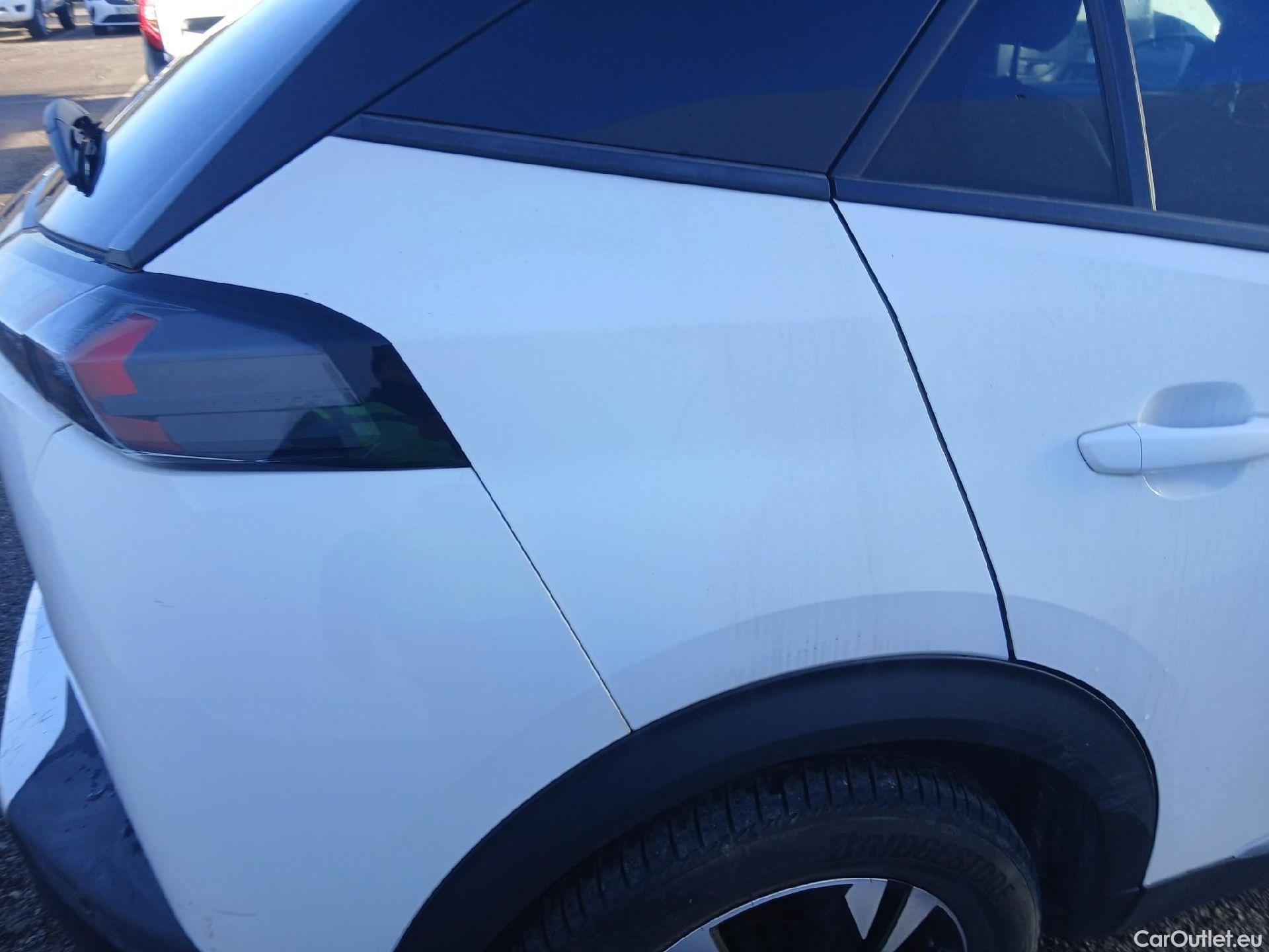  Peugeot  2008 PEUGEOT  / 2019 / 5P / todoterreno Allure BlueHDI 81kW (110CV) #19