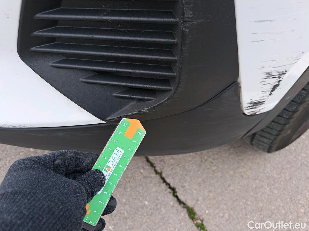  Peugeot  2008 PEUGEOT  / 2019 / 5P / todoterreno Allure BlueHDI 81kW (110CV) #33