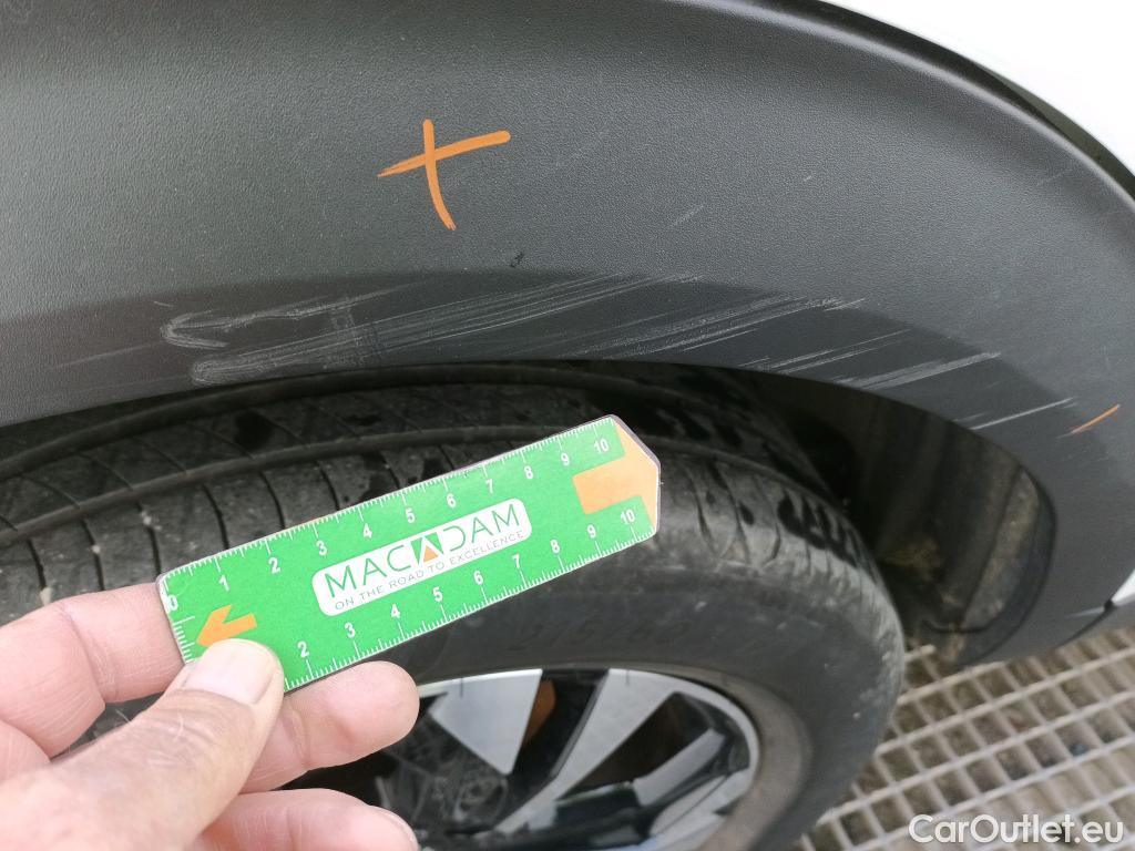  Peugeot  2008 PEUGEOT  / 2019 / 5P / todoterreno Allure BlueHDI 81kW (110CV) #25