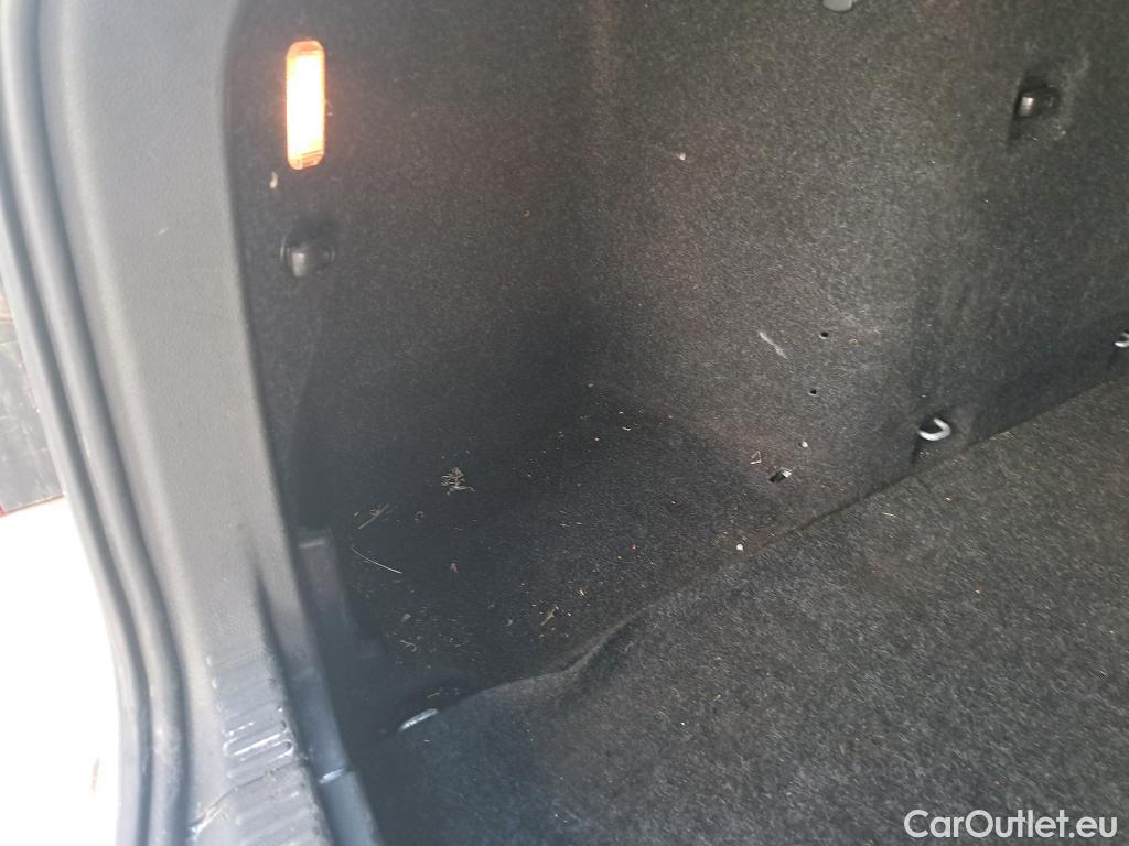  Skoda  Octavia SKODA  / 2016 / 5P / familiar Combi 1.6 TDI CR 85KW (115CV) Ambition #28