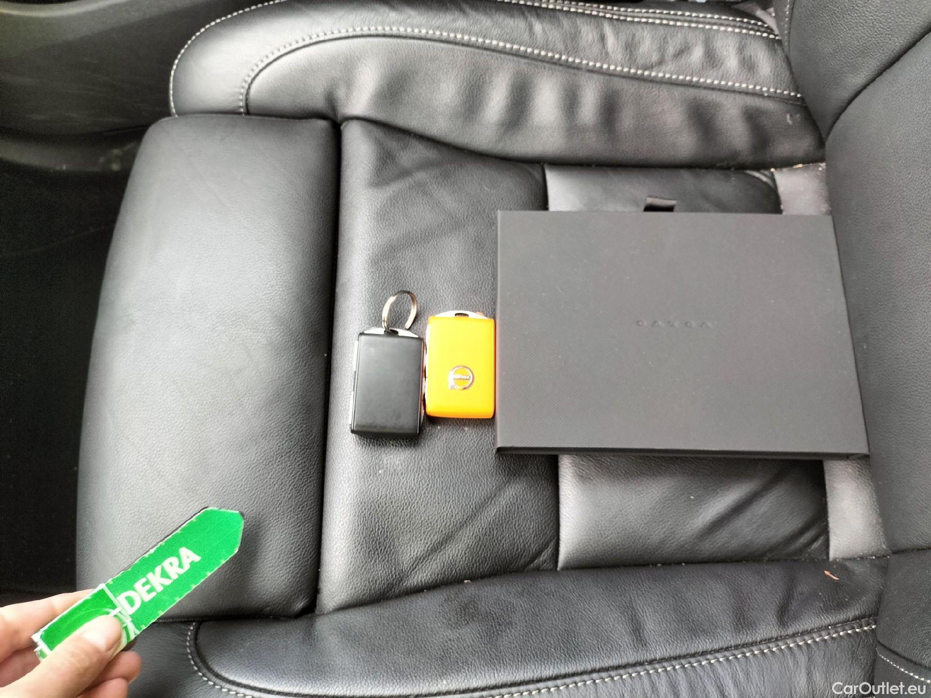  Volvo  XC 40 VOLVO XC40 / 2017 / 5P / todoterreno 1.5 T5 Twin Recharge Inscription Auto #1