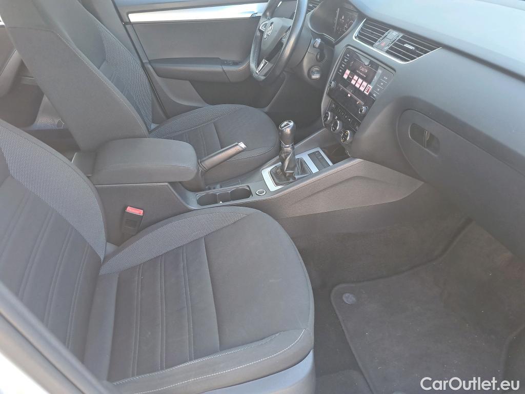  Skoda  Octavia SKODA  / 2016 / 5P / familiar Combi 1.6 TDI CR 85KW (115CV) Ambition #21