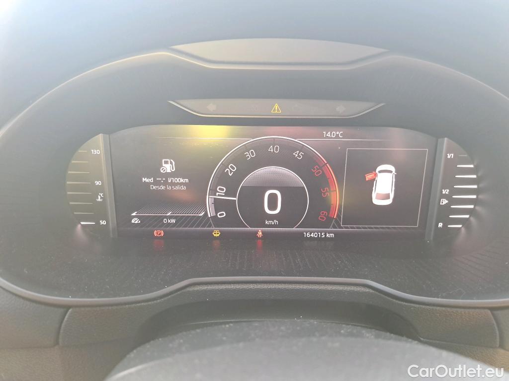  Skoda  Octavia SKODA  / 2016 / 5P / familiar Combi 1.6 TDI CR 85KW (115CV) Ambition #39