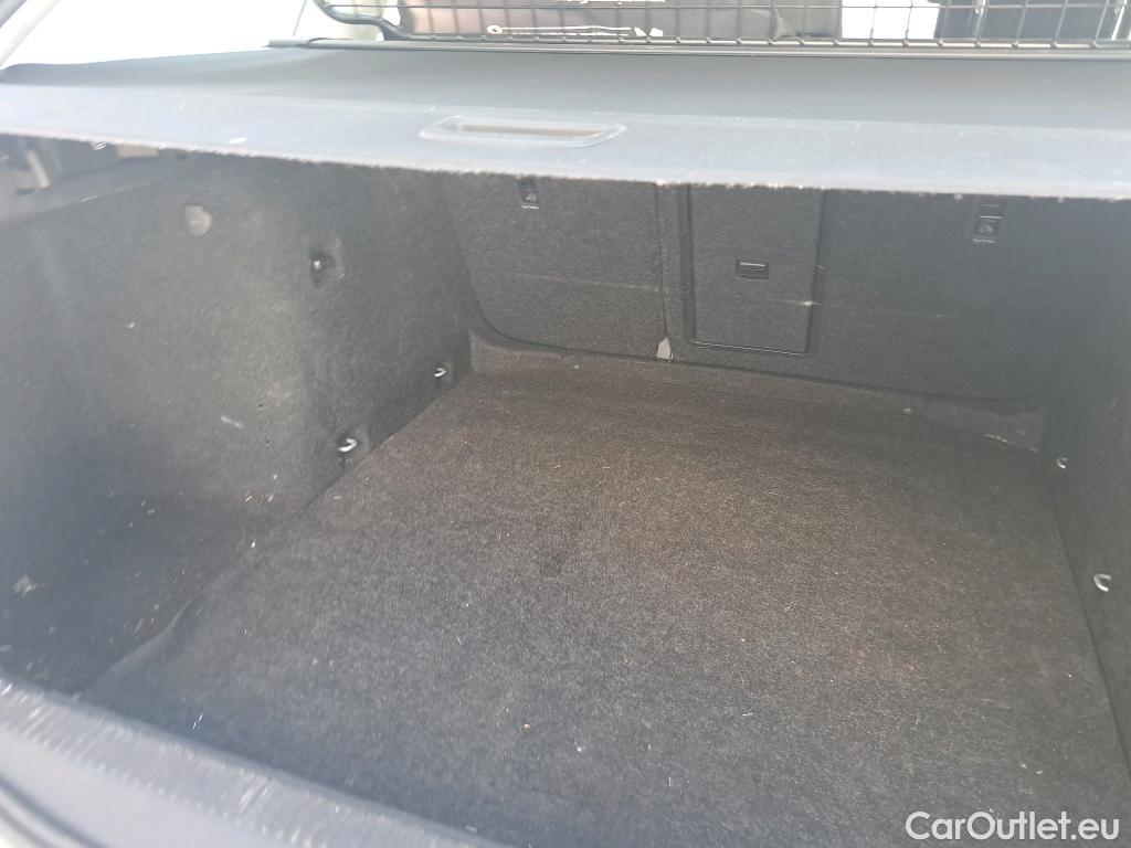  Skoda  Octavia SKODA  / 2016 / 5P / familiar Combi 1.6 TDI CR 85KW (115CV) Ambition #19