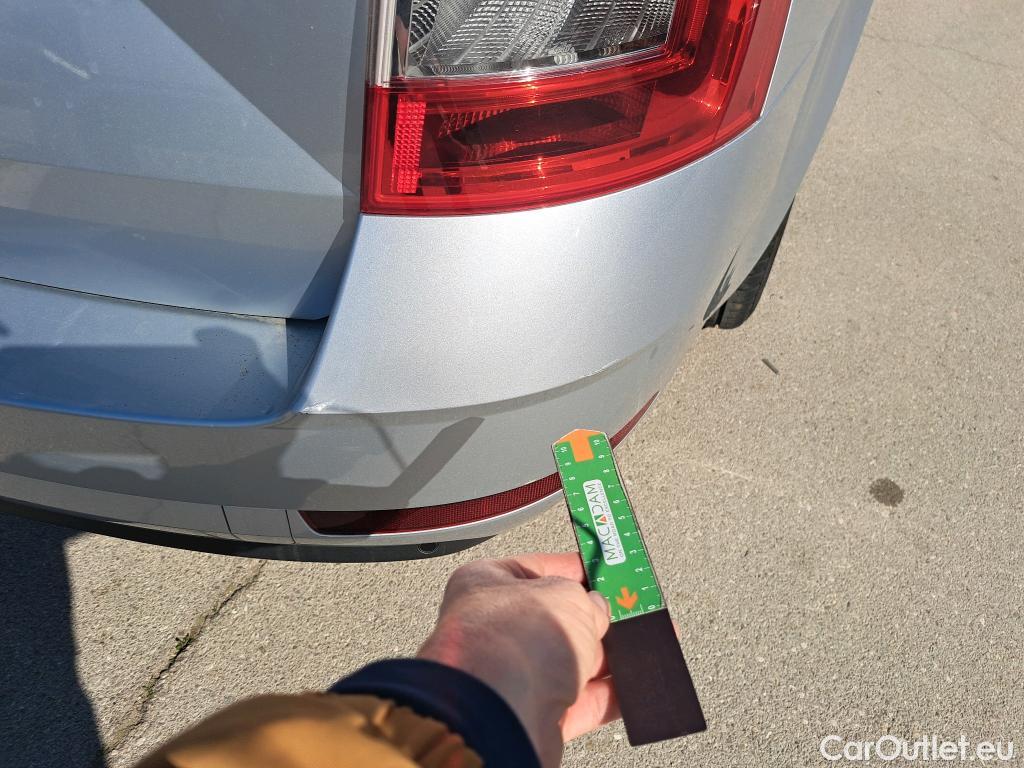  Skoda  Octavia SKODA  / 2016 / 5P / familiar Combi 1.6 TDI CR 85KW (115CV) Ambition #25