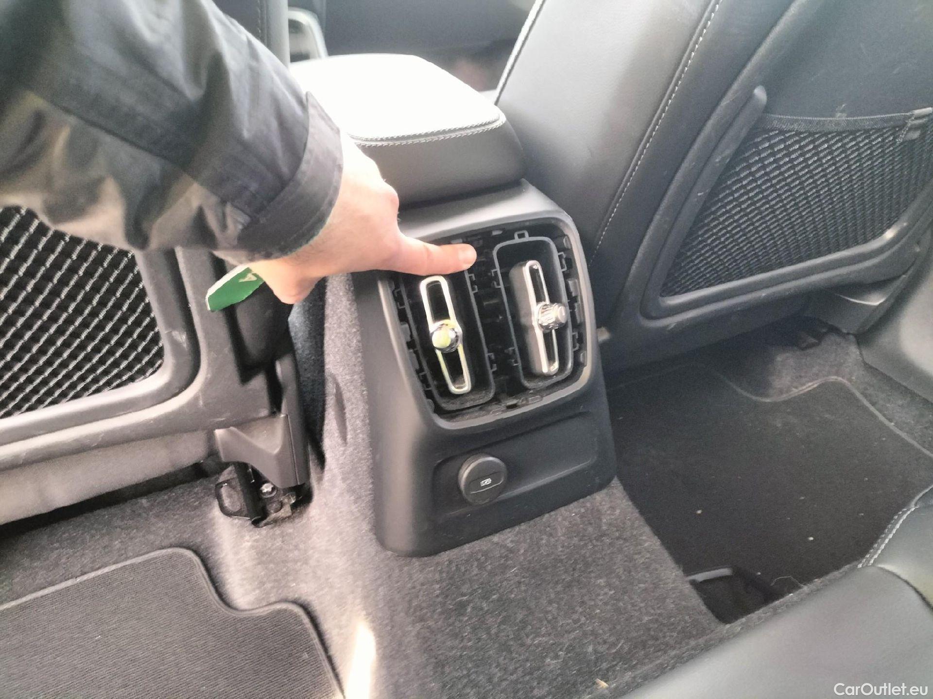  Volvo  XC 40 VOLVO XC40 / 2017 / 5P / todoterreno 1.5 T5 Twin Recharge Inscription Auto #23