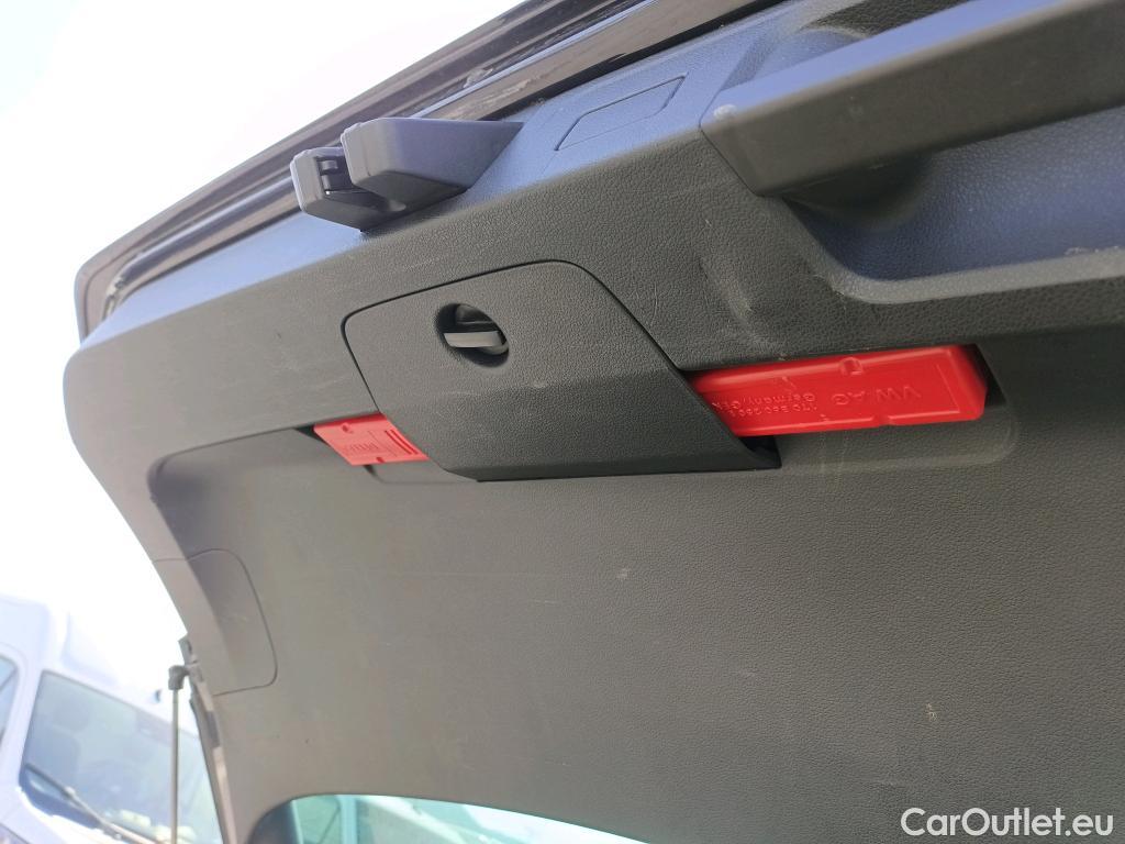  Volkswagen  Passat VOLKSWAGEN  / 2019 / 5P / familiar Variant Executive 2.0 TDI 90kW (122CV) D #10