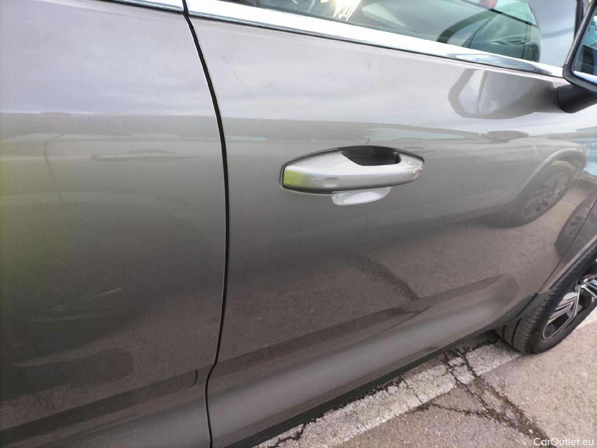  Volvo  XC 40 VOLVO XC40 / 2017 / 5P / todoterreno 1.5 T5 Twin Recharge Inscription Auto #42