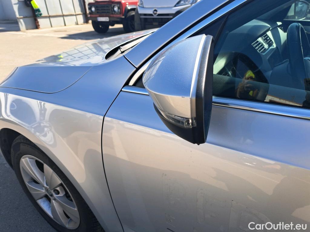  Skoda  Octavia SKODA  / 2016 / 5P / familiar Combi 1.6 TDI CR 85KW (115CV) Ambition #30