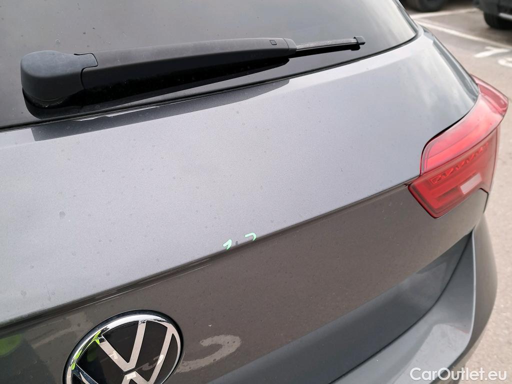  Volkswagen  T-ROC VOLKSWAGEN  / 2017 / 5P / todoterreno Advance 2.0 TDI 110kW (150CV) DSG (AC2) #36