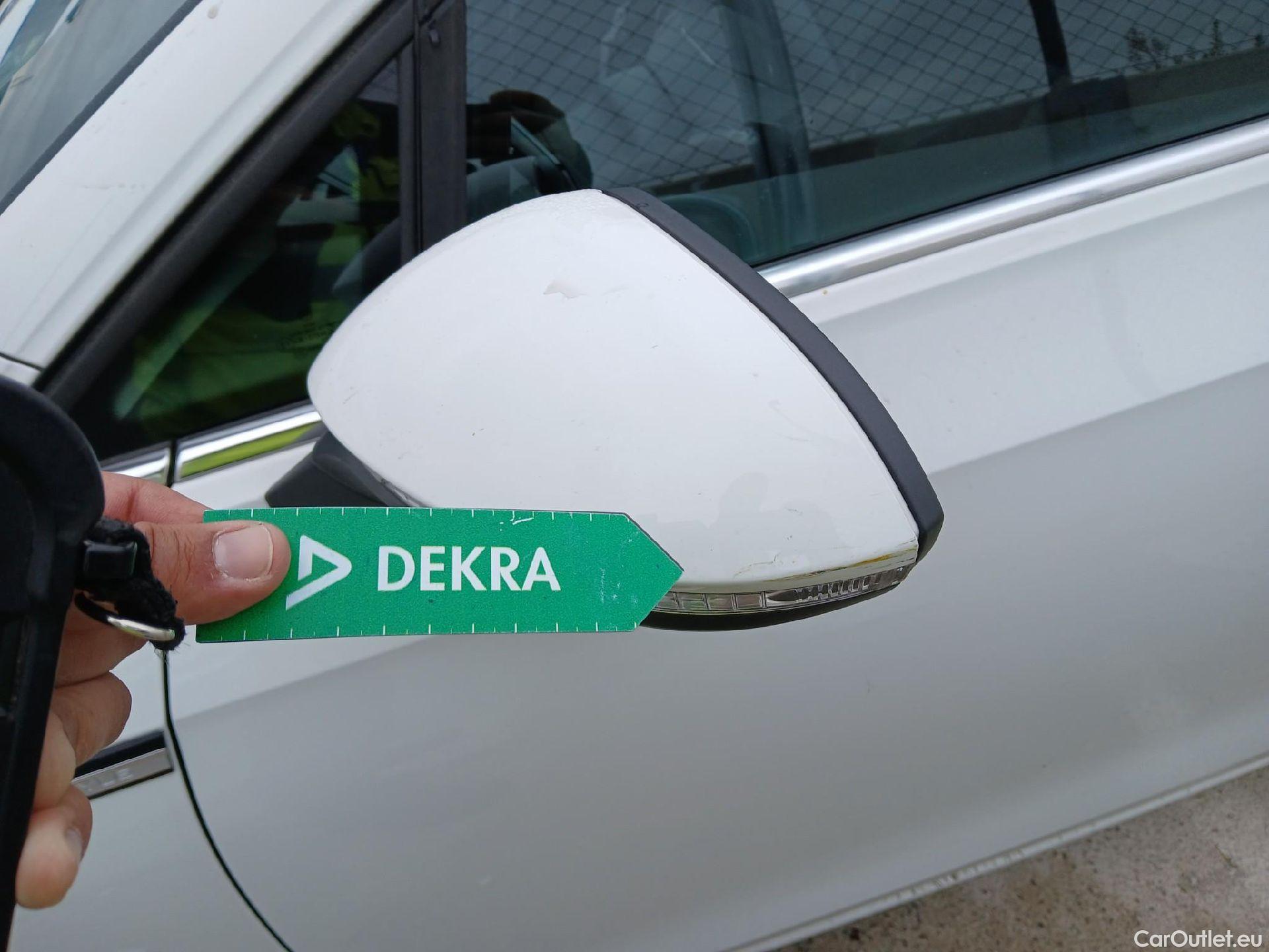  Volkswagen  Golf  VOLKSWAGEN / 2020 / 5P / berlina con portón Style 1.5 eTSI 110kW (150CV) DSG #14