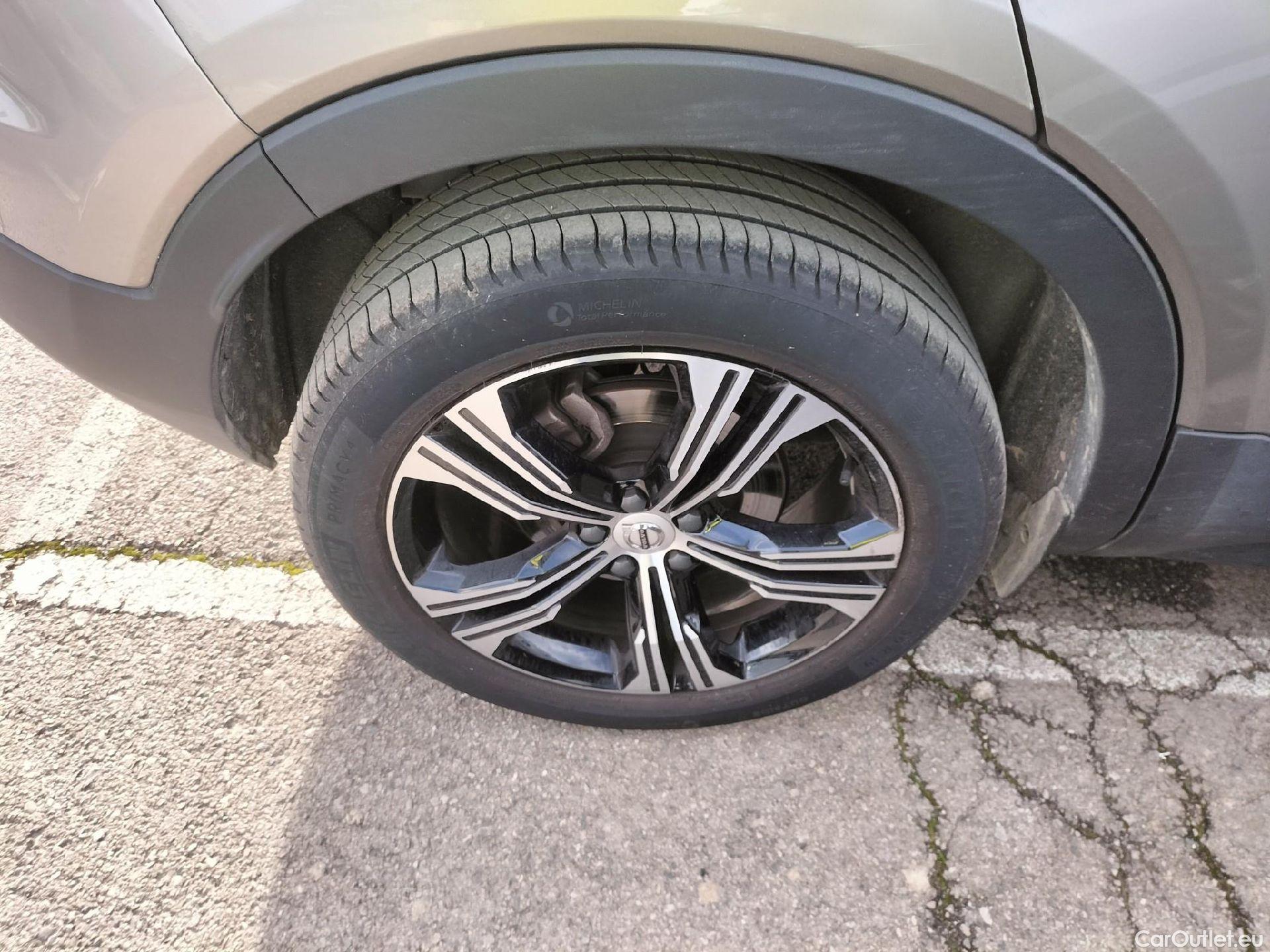  Volvo  XC 40 VOLVO XC40 / 2017 / 5P / todoterreno 1.5 T5 Twin Recharge Inscription Auto #41