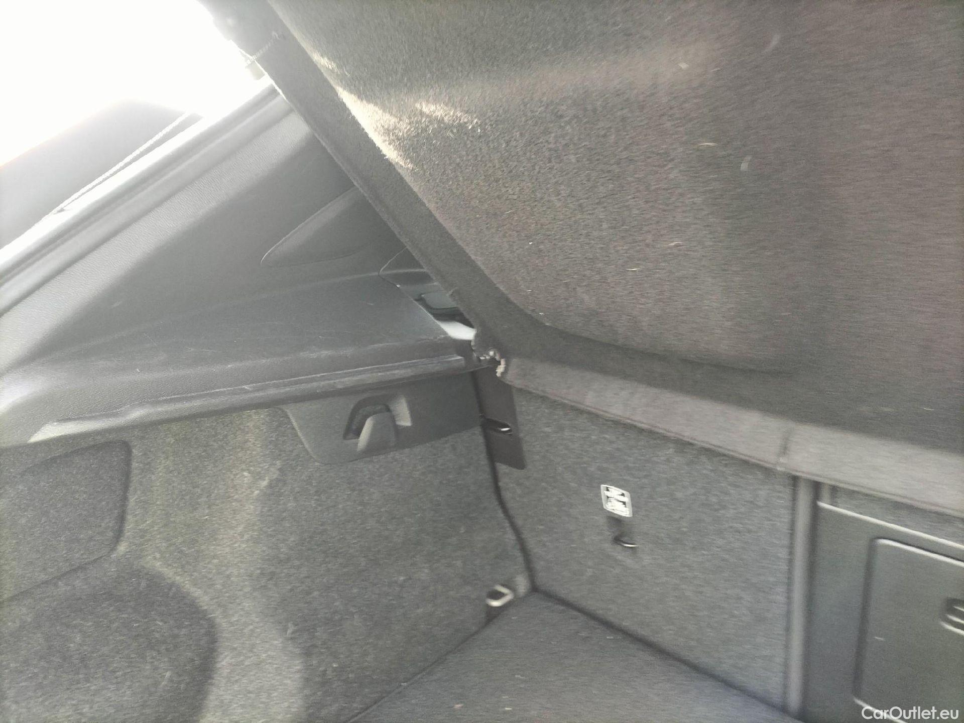  Volvo  XC 40 VOLVO XC40 / 2017 / 5P / todoterreno 1.5 T5 Twin Recharge Inscription Auto #29