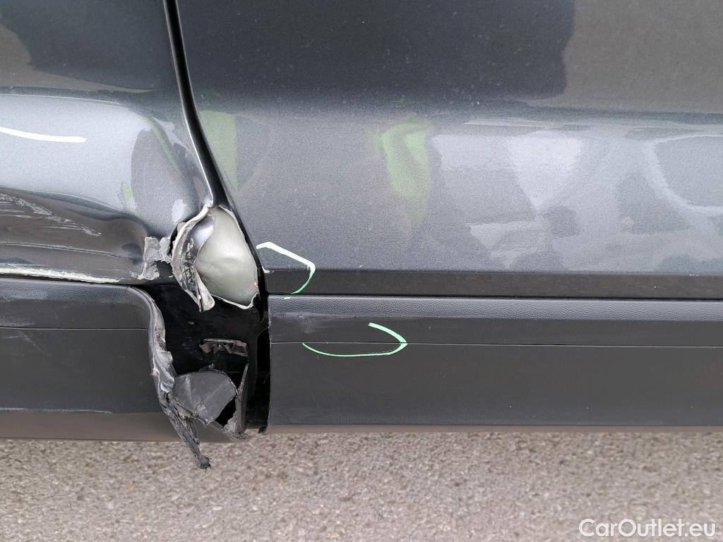  Volkswagen  T-ROC VOLKSWAGEN  / 2017 / 5P / todoterreno Advance 2.0 TDI 110kW (150CV) DSG (AC2) #26