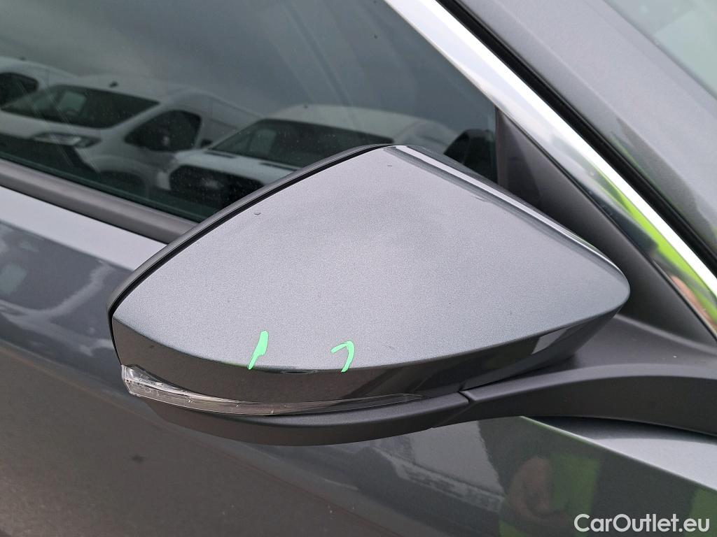  Volkswagen  T-ROC VOLKSWAGEN  / 2017 / 5P / todoterreno Advance 2.0 TDI 110kW (150CV) DSG (AC2) #34