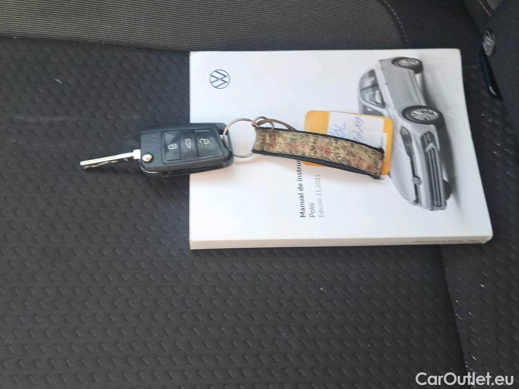  Volkswagen  Polo VOLKSWAGEN  / 2021 / 5P / berlina con portón Life 1.0 TSI 70kW (95CV) #1